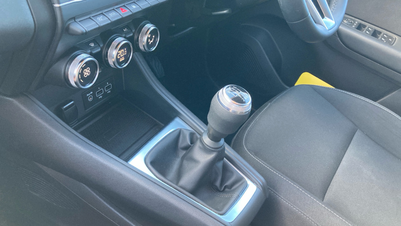 Renault Captur 1.3 TCE 140 Iconic 5dr Petrol Hatchback